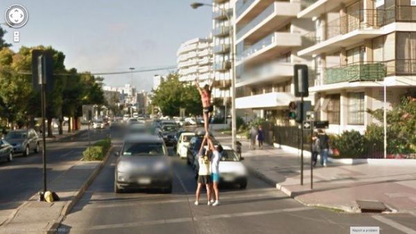 27 самых неожиданных фотографий со спутников. Google-карты раскрывают секреты частной жизни людей. Странные люди на улице. 27 самых неожиданных фотографий со спутников. Google-карты раскрывают секреты частной жизни людей. Странные люди на улице.