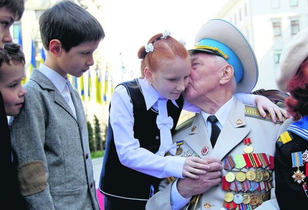 Этот праздник со слезами на глазах...Не стесняйтесь говорить ветеранам Спасибо! Этот праздник со слезами на глазах...Не стесняйтесь говорить ветеранам Спасибо!