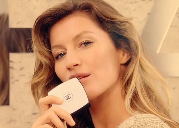 Жизель Будхен вновь стала лицом компании Chanel Жизель Будхен вновь стала лицом компании Chanel
