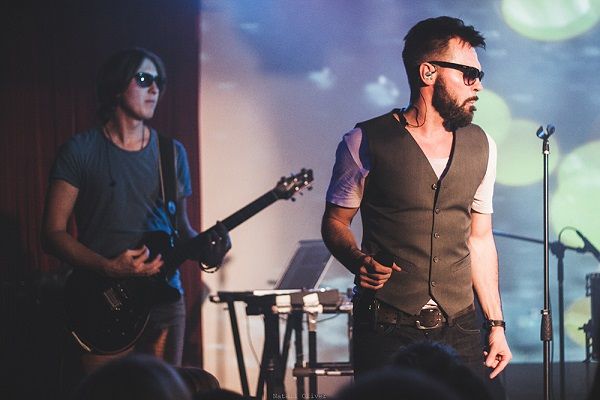25 октября в клубе 16 тонн прошла презентация сингла группы Triangle Sun 25 октября в клубе 16 тонн прошла презентация сингла группы Triangle Sun