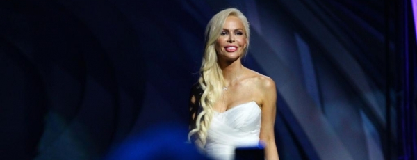 Алиса Лобанова "зажгла" на сцене во время грандиозного шоу "Планета Билан"