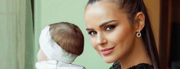 Бывшая девушка Егора Крида Ксения Дели впервые после родов показала фигуру в купальнике