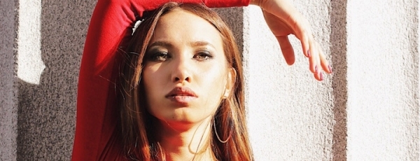 Певица KERI (Карина Петруша) представила дебютную песню "Мишень"
