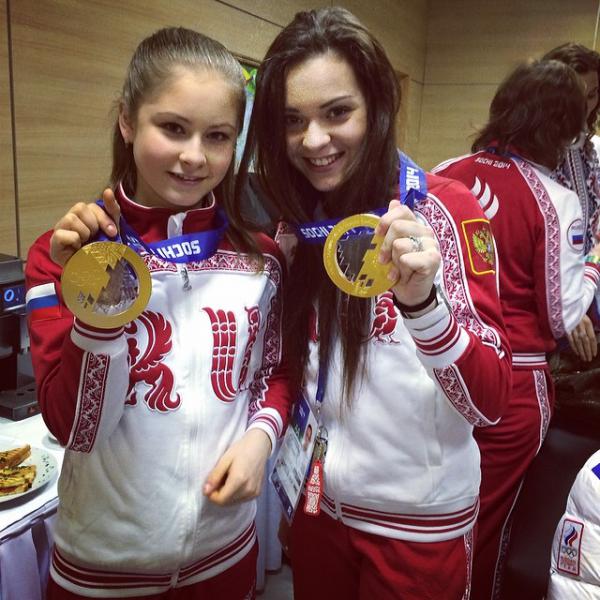 Теперь Аделина Сотникова знакома не только с Владимиром Путиным, но и с самим Иваном Ургантом Теперь Аделина Сотникова знакома не только с Владимиром Путиным, но и с самим Иваном Ургантом
