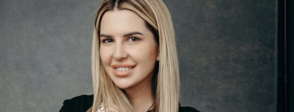 Майя Донцова показала фото из детства и юношества