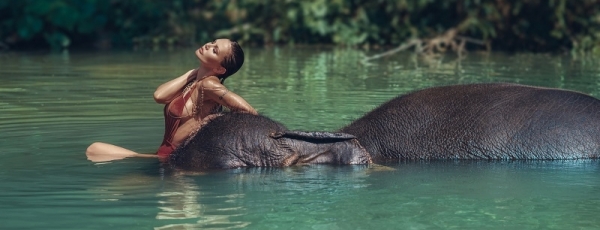 Елена Галицына представила красоту Таиланда и своего тела в эффектной фотосессии